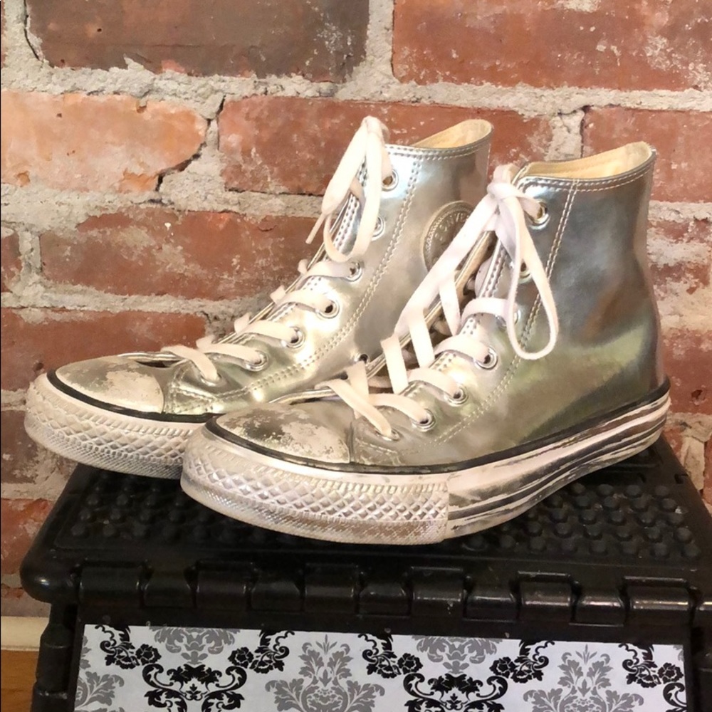 Converse Silver Hi Tops (7.5)